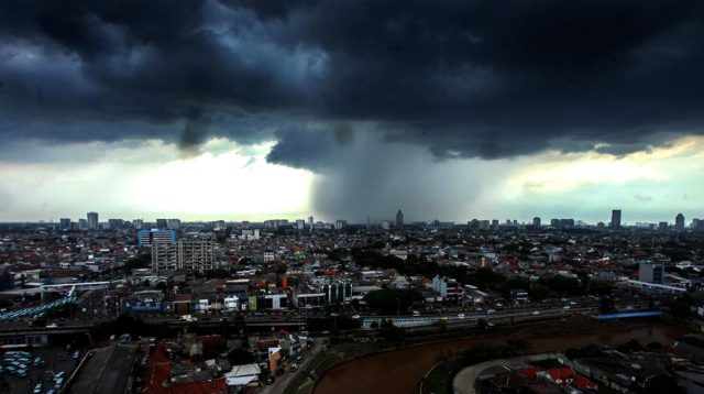 Bencana Hidrometeorologi Melanda Jawa Barat: Ribuan Warga Terdampak, Pemerintah Siaga Penuh