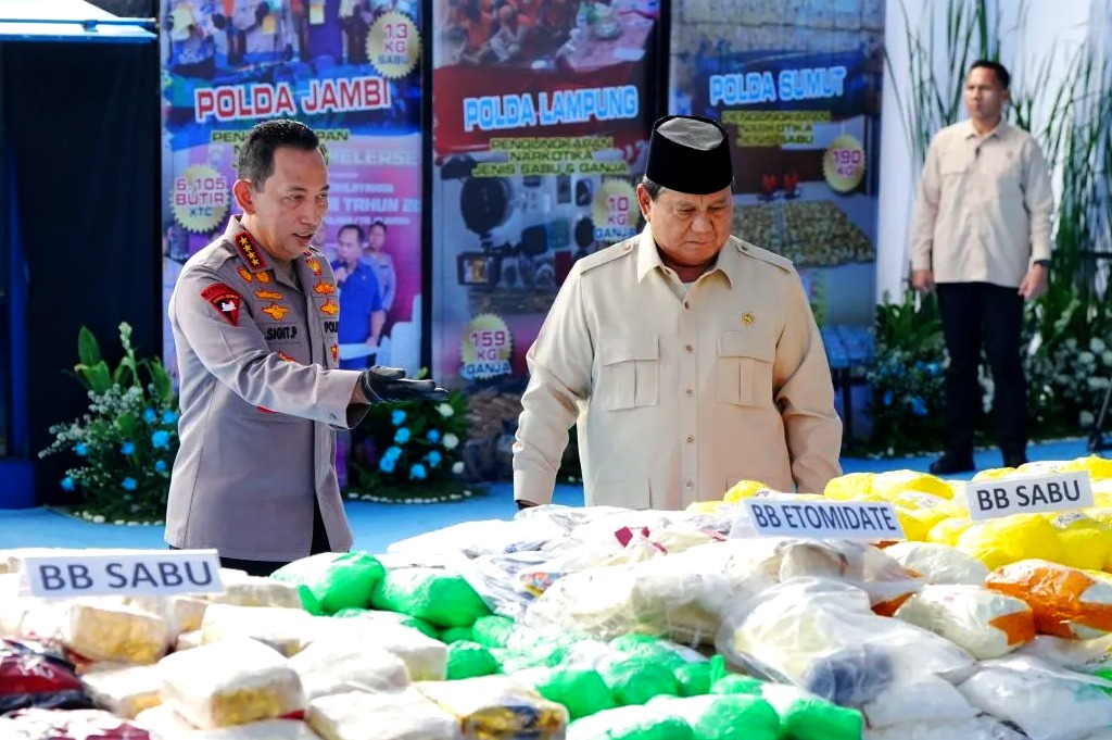 Presiden Prabowo Puji Polri Berantas Barang Haram dan Pencucian Uang: Bukti Nyata Polri Lindungi Masyarakat Presiden Prabowo Puji Polri Berantas Barang Haram dan Pencucian Uang: Bukti Nyata Polri Lindungi Masyarakat